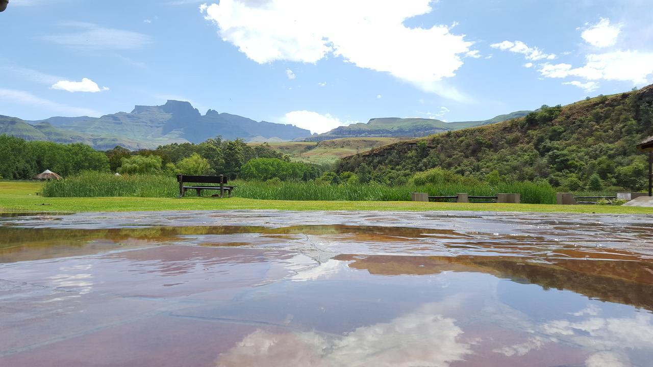 Dragon Peaks Mountain Resort Champagne Valley Екстер'єр фото