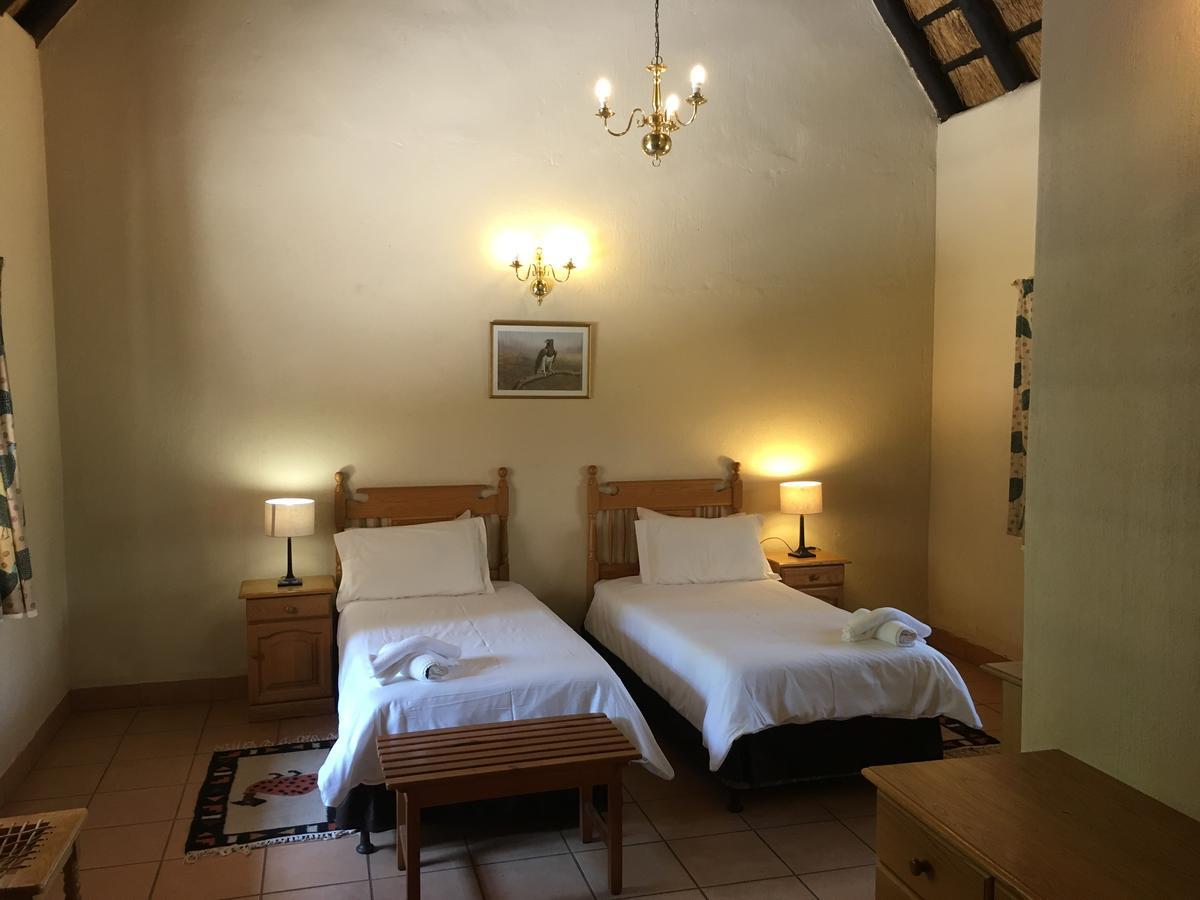 Dragon Peaks Mountain Resort Champagne Valley Екстер'єр фото