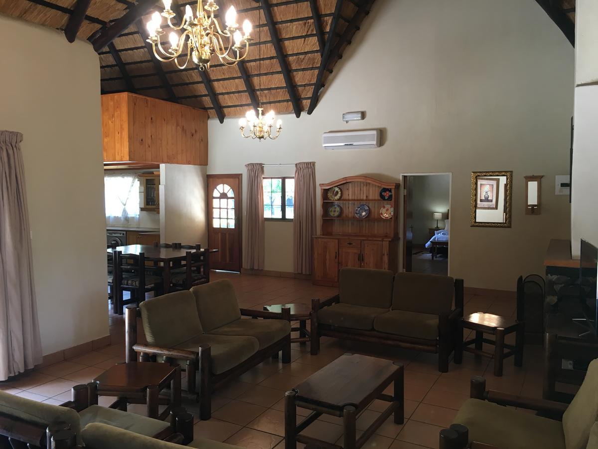 Dragon Peaks Mountain Resort Champagne Valley Екстер'єр фото