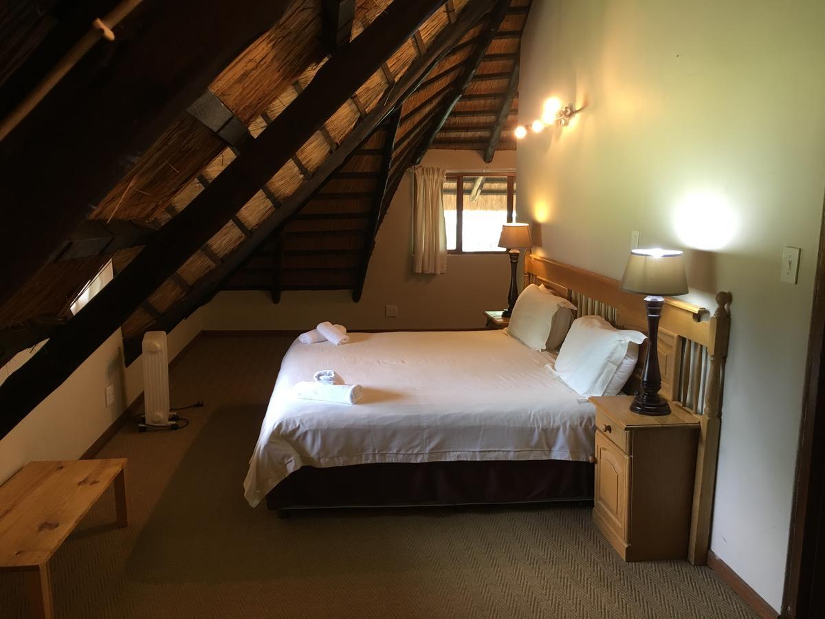 Dragon Peaks Mountain Resort Champagne Valley Екстер'єр фото