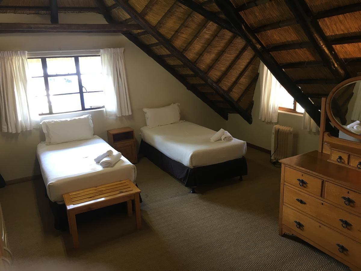 Dragon Peaks Mountain Resort Champagne Valley Екстер'єр фото