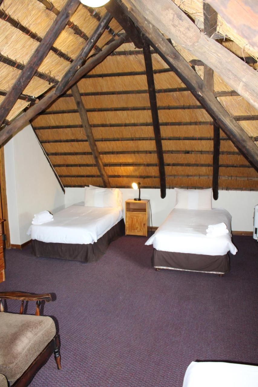 Dragon Peaks Mountain Resort Champagne Valley Екстер'єр фото