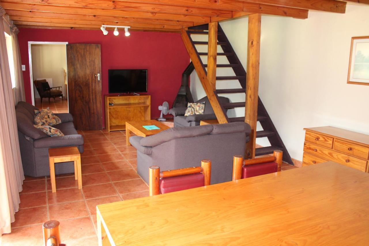 Dragon Peaks Mountain Resort Champagne Valley Екстер'єр фото